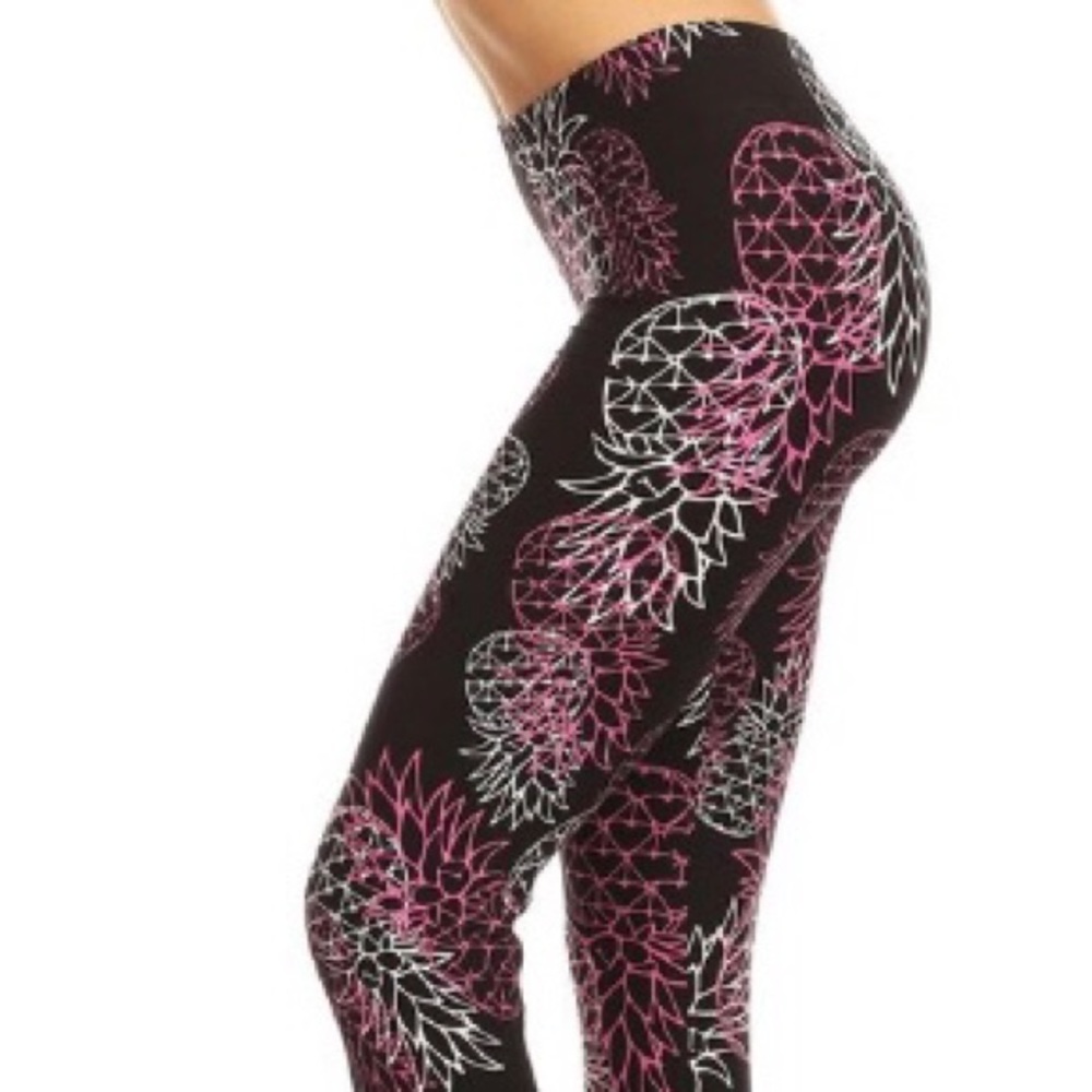 Black Pineapple Heart Leggings